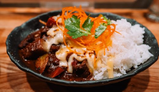 ばっちばちに硬いのが難点！ばちカレー「ばち 赤坂」