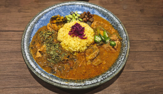 赤坂「胡粋」で美味しいほうれん草塩麹チキンカレーとトムヤムカレーを堪能